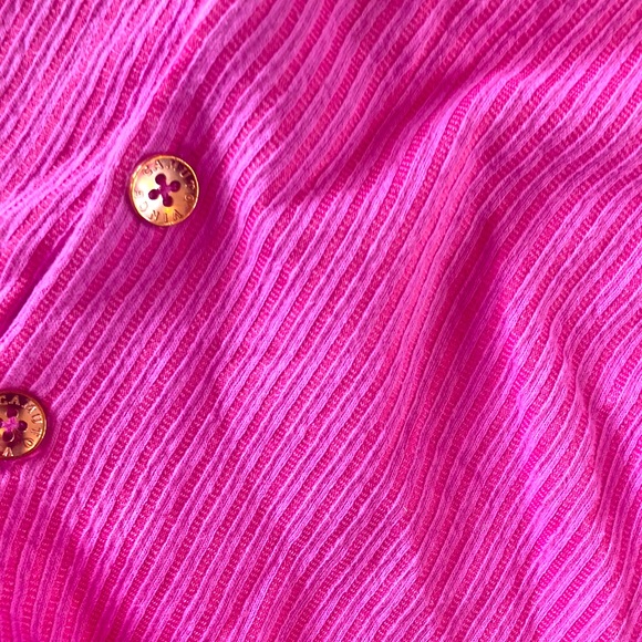 Vince Camuto poly stripe texture fuchsia blouse. Logo buttons. Girls size 12 - Picture 6 of 6